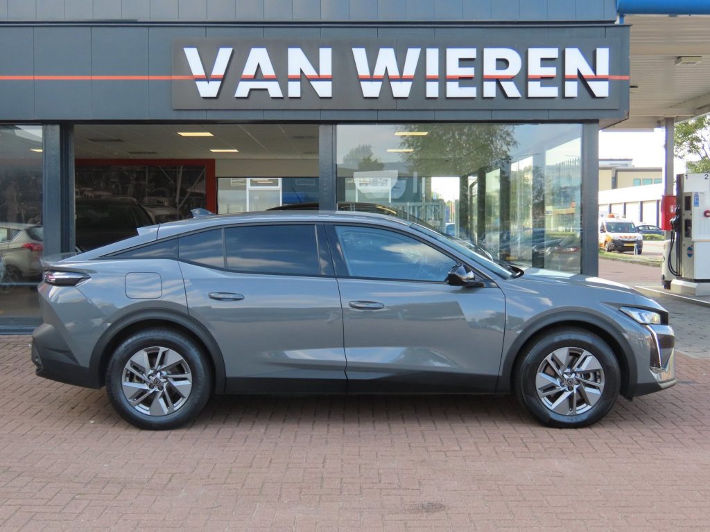 Peugeot 408 1.6 Hybrid 180 Allure, foto 2