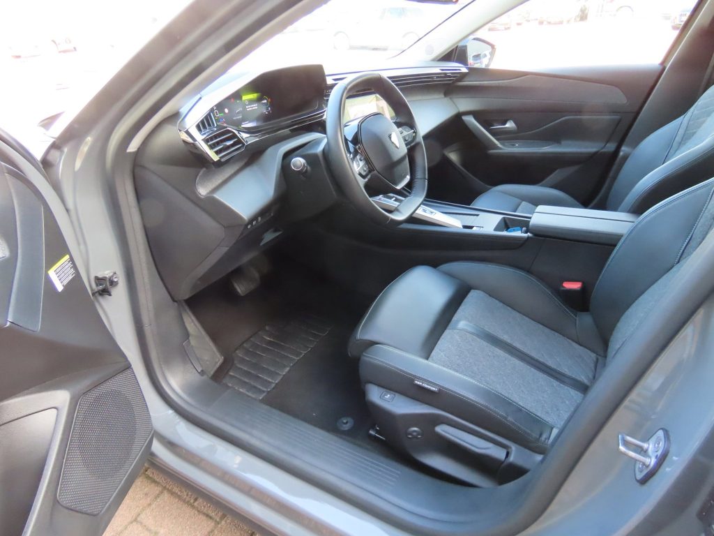 Peugeot 408 1.6 Hybrid 180 Allure, foto 7